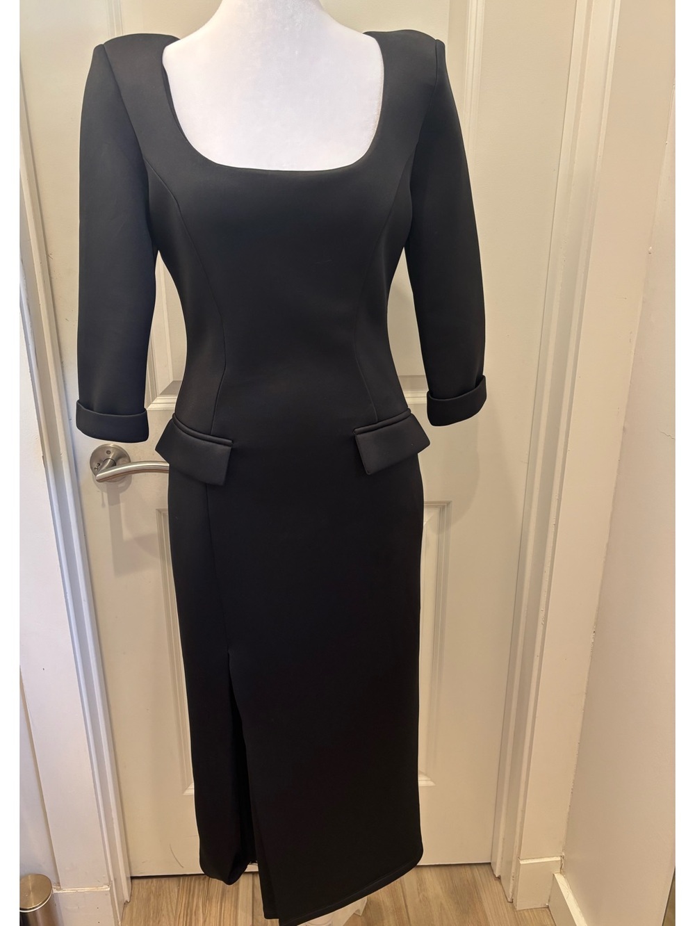 NWT Black Halo Black Square-Neck Long Sleeve Midi Dress- 4